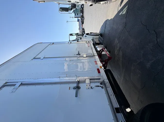 2016 FREIGHTLINER M2 100