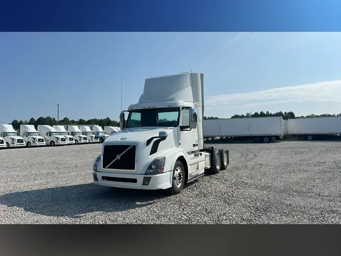 2017 Volvo VNL300