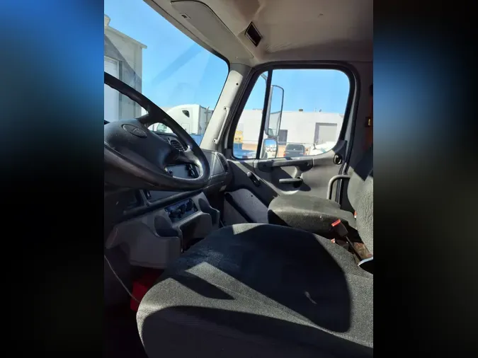 2019 FREIGHTLINER/MERCEDES M2 106