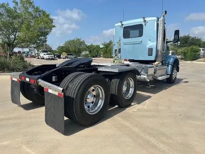 2022 Peterbilt 567