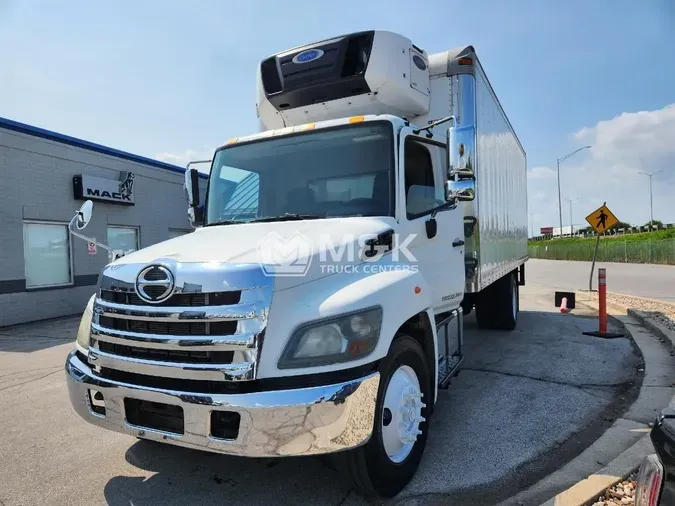 2016 HINO 338 Reefer62287aec959efb150f0263f70e7e826b