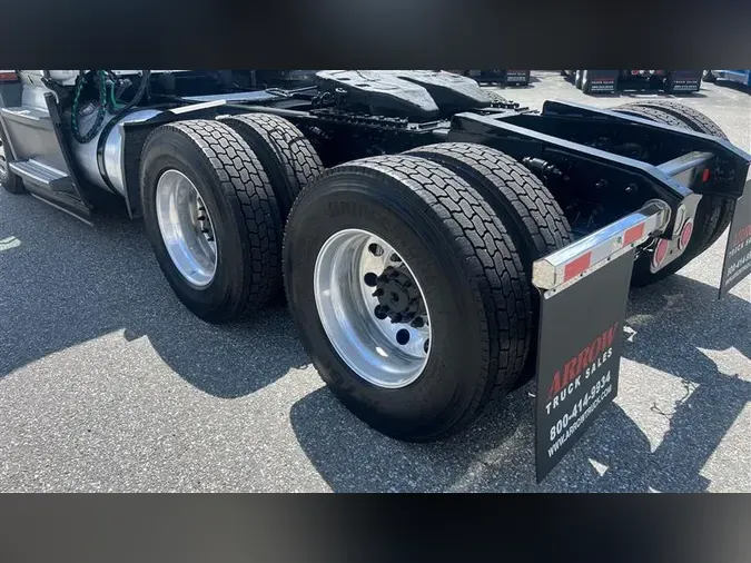 2021 FREIGHTLINER CA126