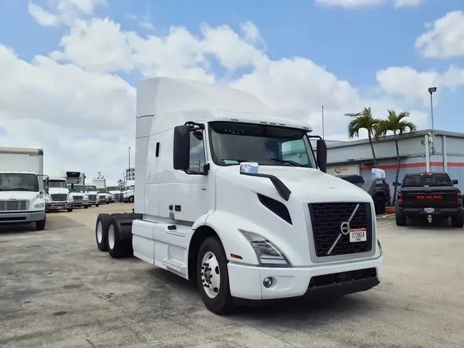 2020 VOLVO VNR64T-640
