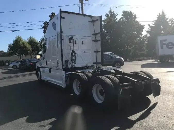 2021 Freightliner T12664ST