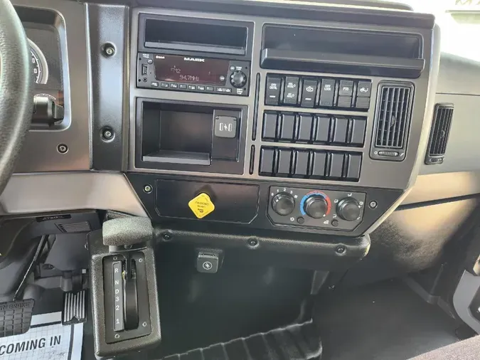 2022 MACK MD MD6