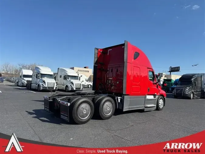 2021 FREIGHTLINER CA126