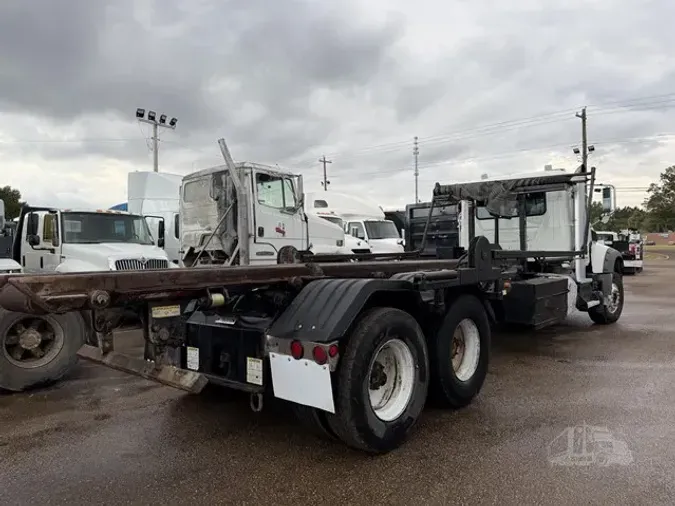 2016 MACK GRANITE GU713