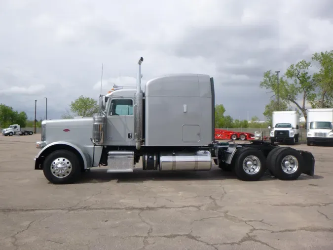 2020 Peterbilt 389