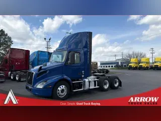2021 VOLVO VNR64T300