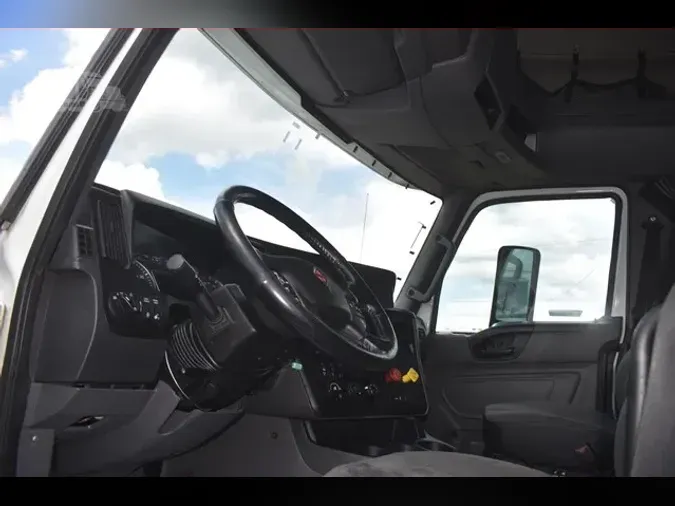 2018 INTERNATIONAL LT