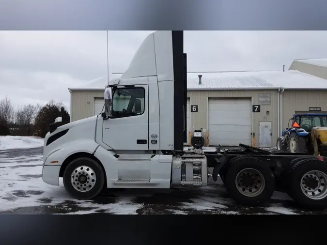 2019 Volvo VNL300