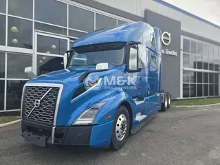2025 VOLVO VNL64T860