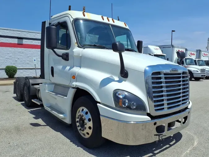 2019 FREIGHTLINER/MERCEDES CASCADIA 125623698e4537d24218c85bc3b06212c76