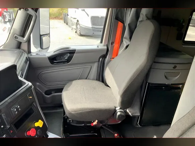 2022 INT LT625 6x46236ad4bc8ac355834077741a680f988