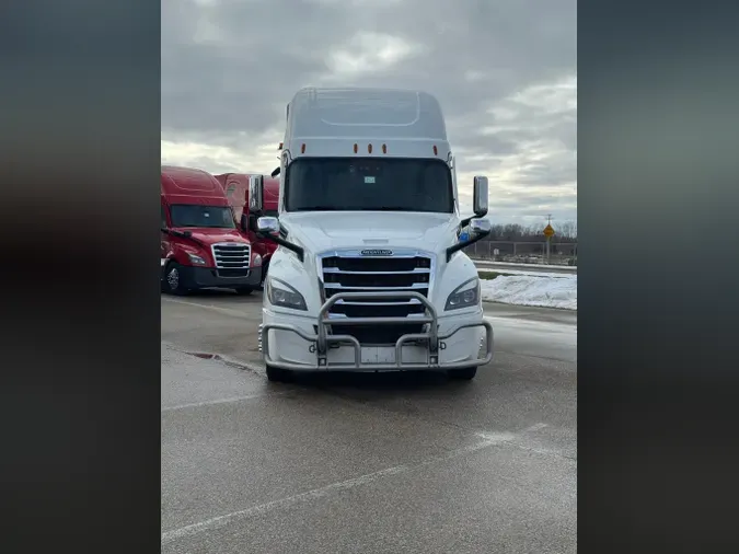 2022 FREIGHTLINER Cascadia 126