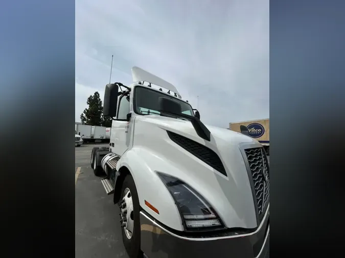 2019 VOLVO VNL64T-300623bee50b807d9a07e4fd527aff95418