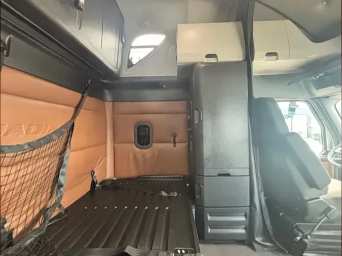 2022 Freightliner Cascadia 126