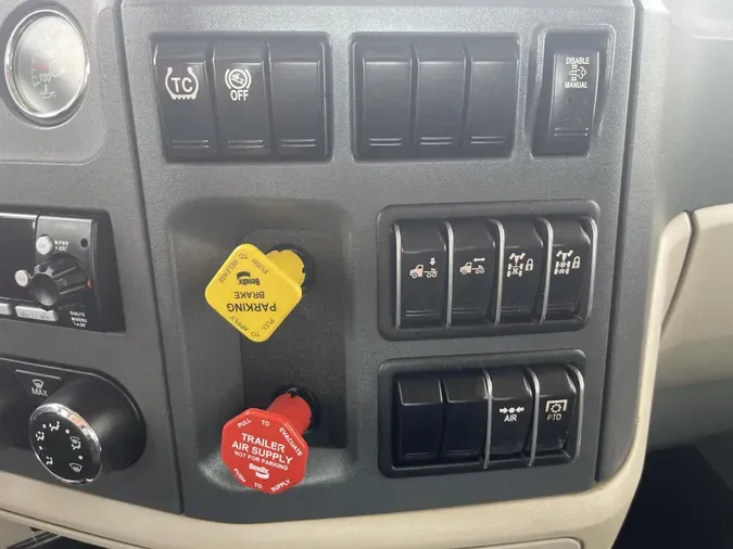 2022 Peterbilt 567