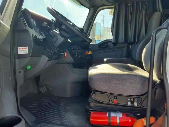 2019 NAVISTAR INTERNATIONAL LT625 SLPR CAB