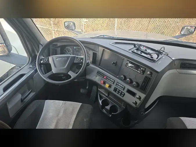 2022 Freightliner Cascadia 126