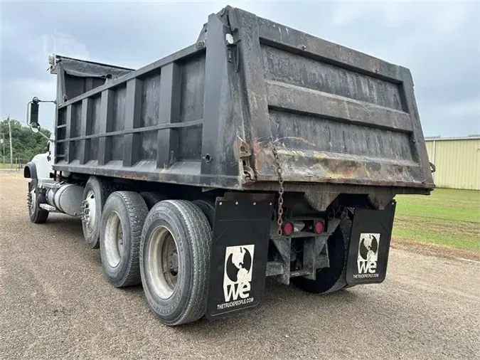 2005 MACK GRANITE CV713