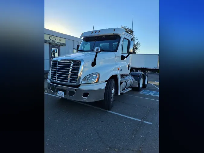2018 FREIGHTLINER/MERCEDES CASCADIA 125