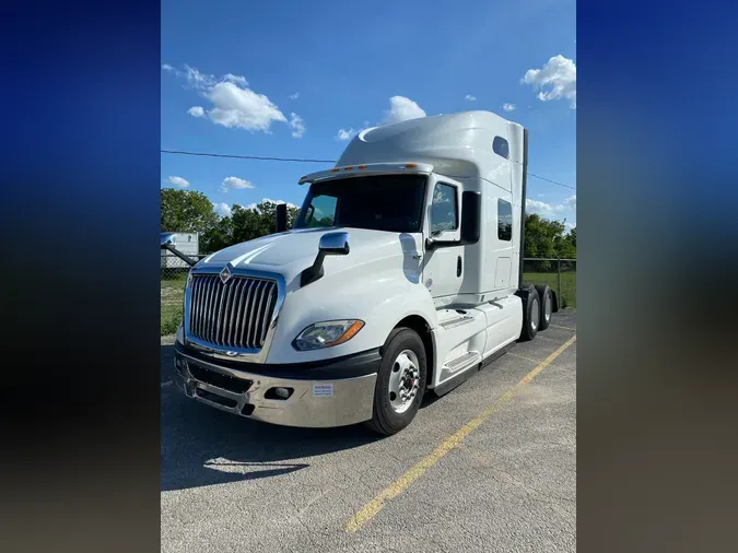 2019 NAVISTAR INTERNATIONAL LT625 SLPR CAB