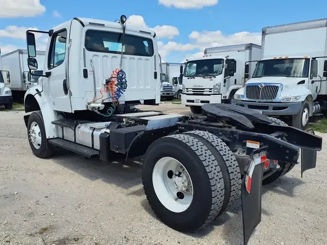 2017 FREIGHTLINER M2 106