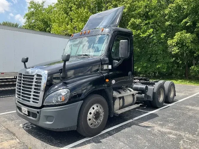 2016 Freightliner X12564ST