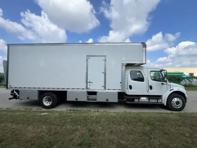 2017 Freightliner M2 106