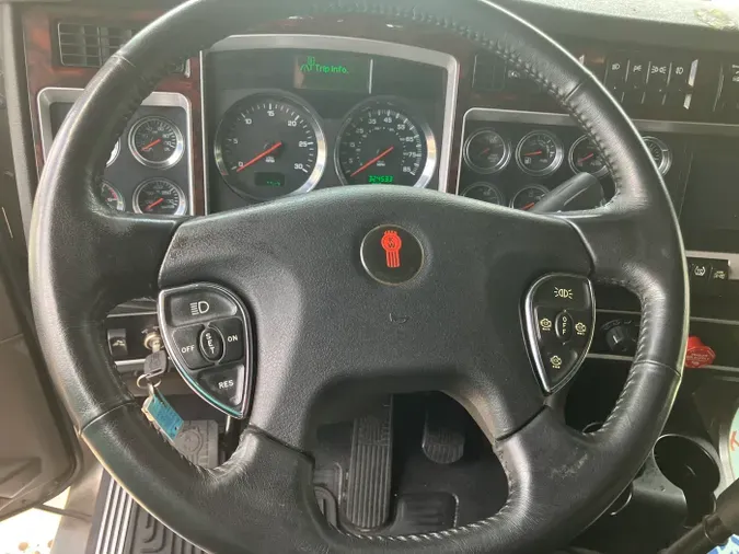 2021 Kenworth W900L