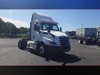 2019 Freightliner Cascadia 126