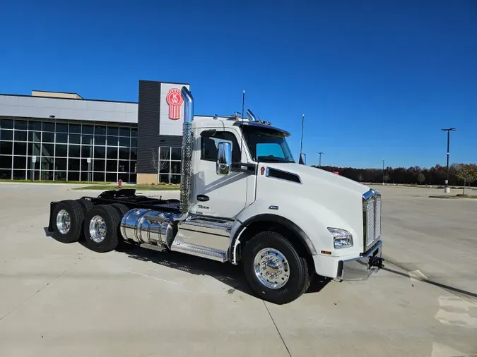 2026 Kenworth T880