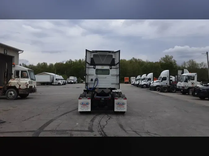 2020 Volvo VNL300