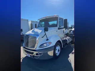 2019 NAVISTAR INTERNATIONAL RH613 DAYCAB S/A