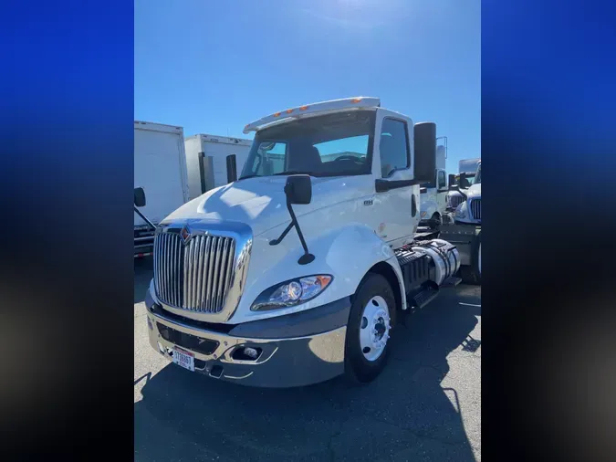 2019 NAVISTAR INTERNATIONAL RH613 DAYCAB S/A625da3ccbab0d3cc2b4400b55bcbcc1c
