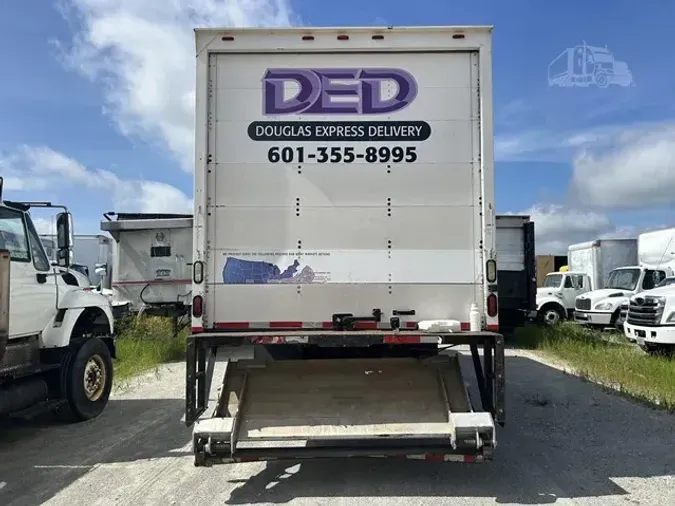 2012 FREIGHTLINER BUSINESS CLASS M2 106