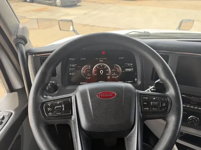 2022 Peterbilt 579