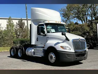 2019 INT LT625 6x4