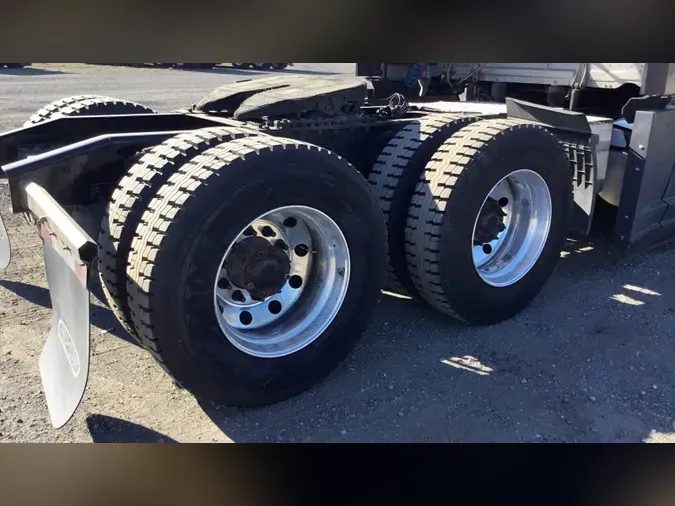 2021 Freightliner Cascadia 126