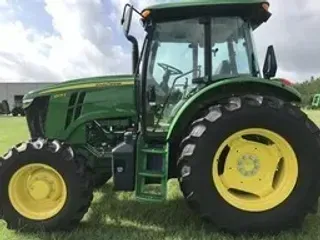 2022 John Deere 6105E