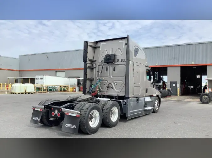 2021 Freightliner Cascadia