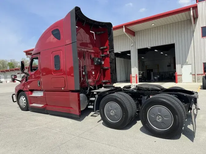 2026 Freightliner CASCADIA 126