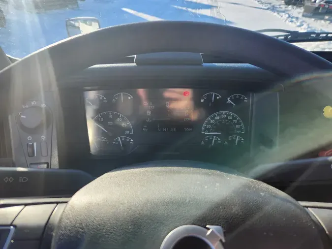 2022 VOLVO VNL64T760