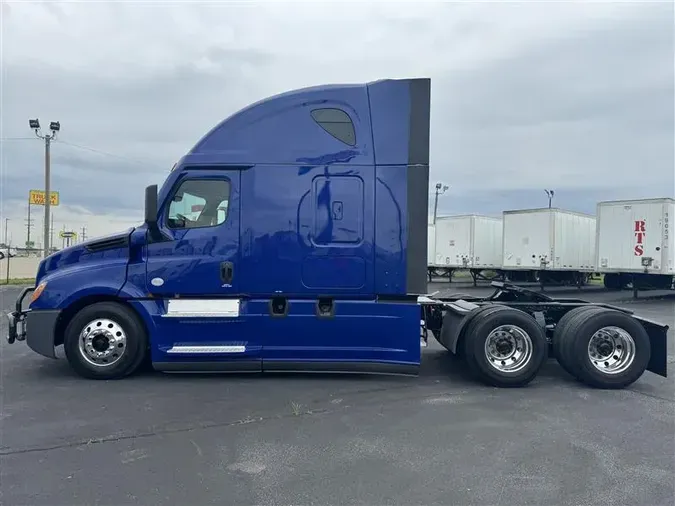 2021 FREIGHTLINER CA126