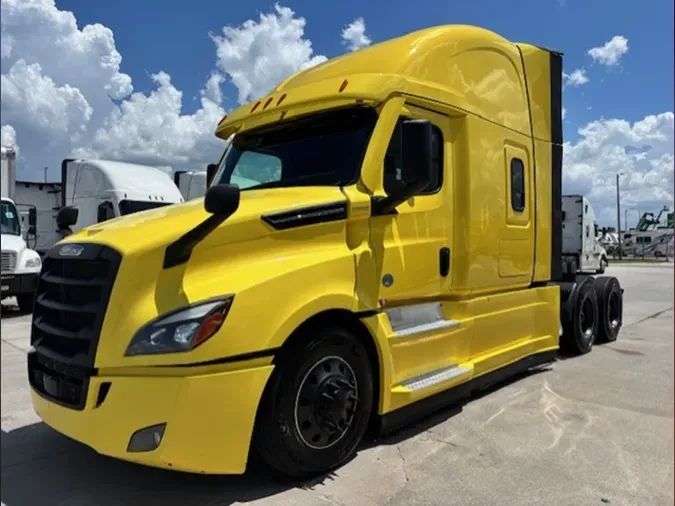 2022 Freightliner PT126SLP