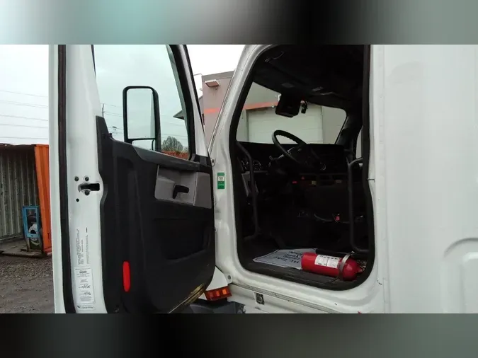 2021 Freightliner Cascadia 126626f31c50e290a992beab2e551b63223