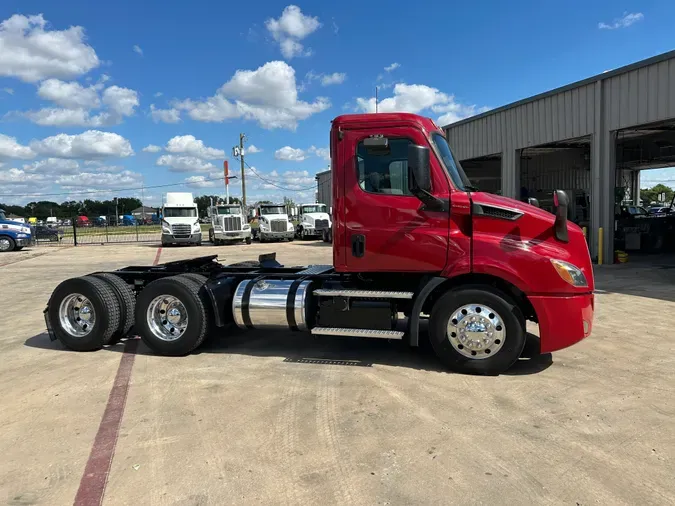 2020 FREIGHTLINER CASCADIA 116