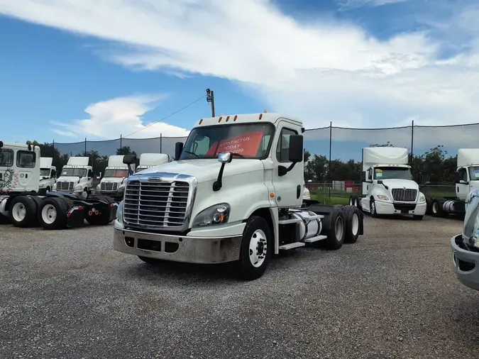 2018 FREIGHTLINER CASCADIA 12562725e0d8af0053c76dc34bbfe3e8f6e