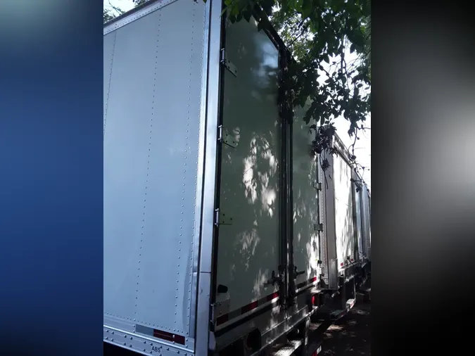 2016 VANGUARD TRAILER CORP R8000B 53/102/162